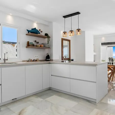 Casa Picasso Ref #112 דירה